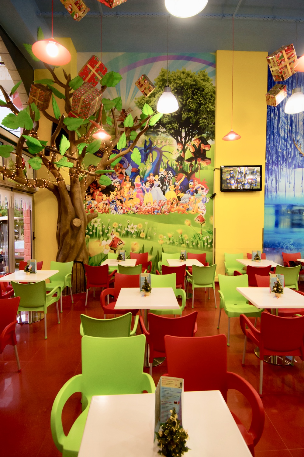 Yioupiland photo gallery